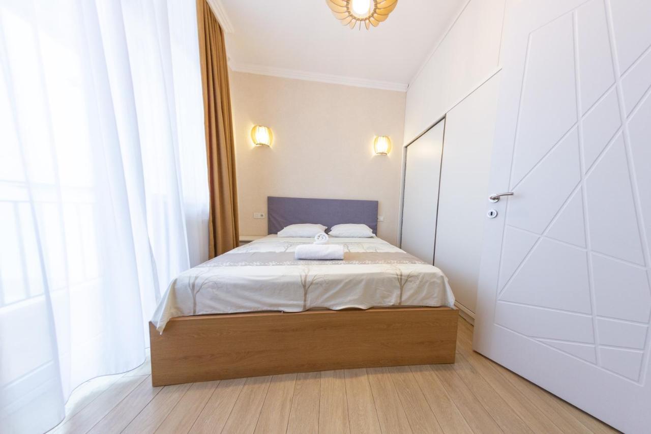 5 Apartment In One Boulding - Near Stadium Batumi Exteriör bild