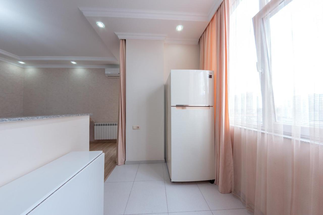 5 Apartment In One Boulding - Near Stadium Batumi Exteriör bild